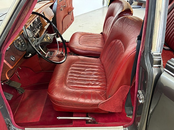 Jaguar Mark 2 8 of 17
