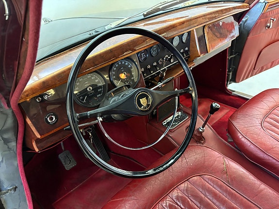 Jaguar Mark 2 10 of 17