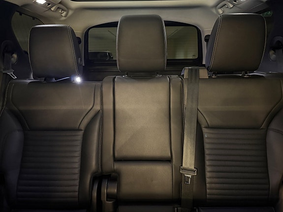 Land Rover Discovery 15 of 23
