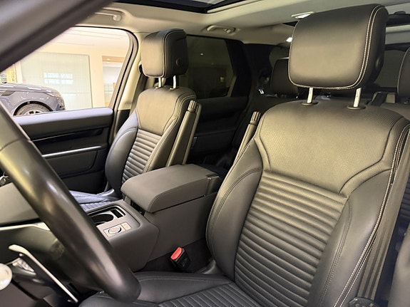 Land Rover Discovery 9 of 23