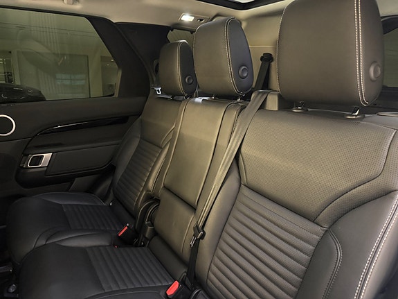 Land Rover Discovery 17 of 23