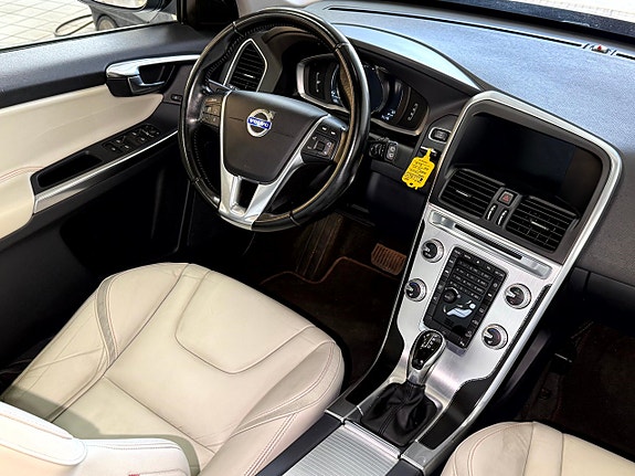 Volvo XC60 9 of 14