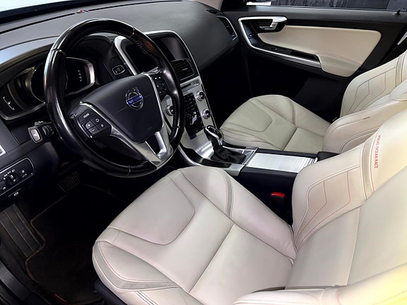 Volvo XC60 10 of 14