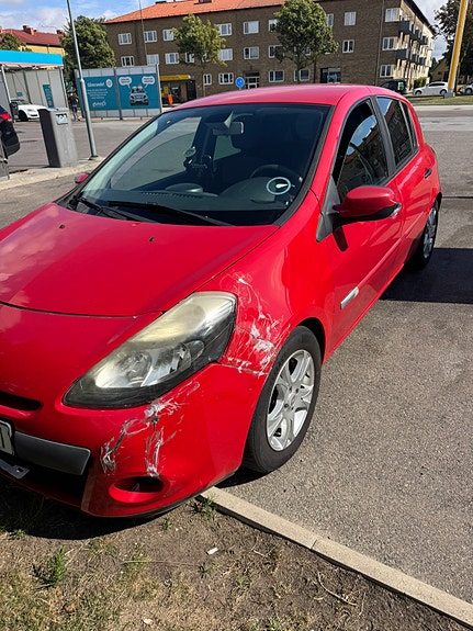 Renault Clio 6 of 9