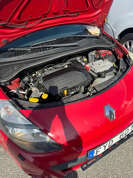 Renault Clio 8 of 9