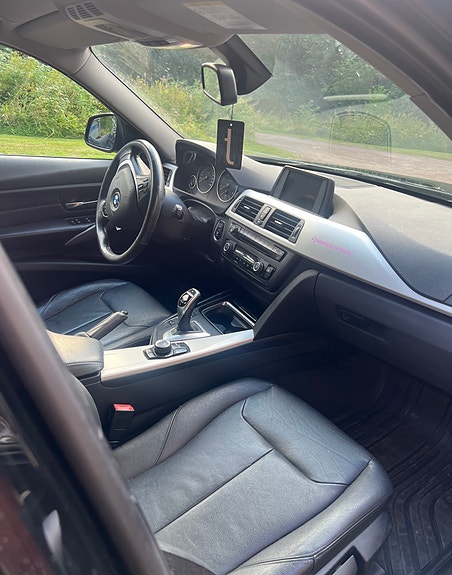 BMW 320d 5 of 5