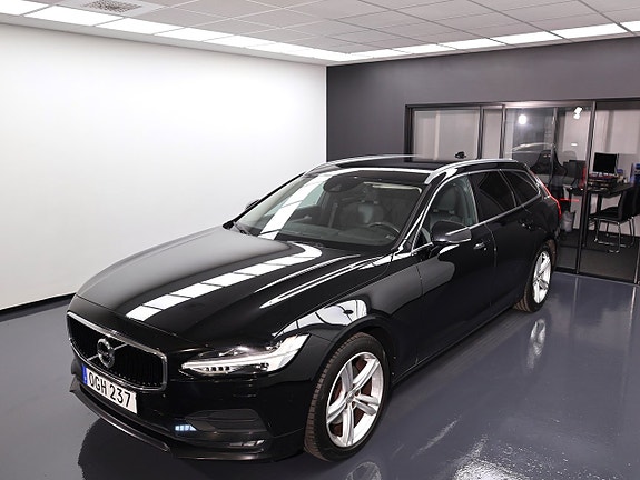 Volvo V90 4 of 25