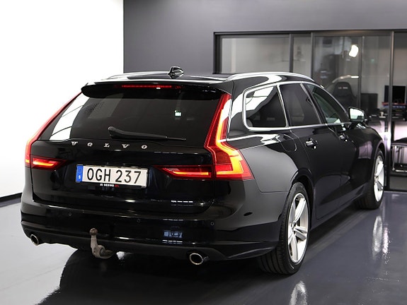 Volvo V90 8 of 25