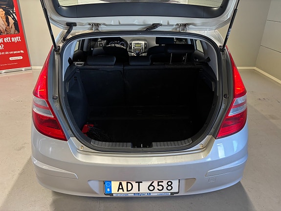 Hyundai i30 12 of 13