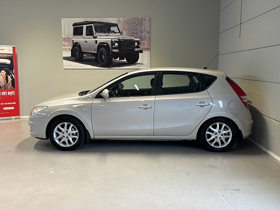Hyundai i30 2 of 13