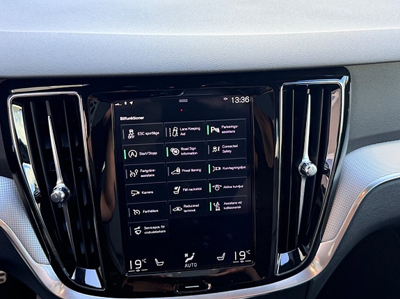 Volvo V60 23 of 30