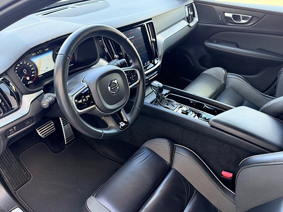 Volvo V60 13 of 30