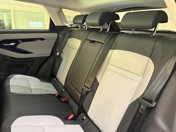 Land Rover Range Rover Evoque 16 of 19