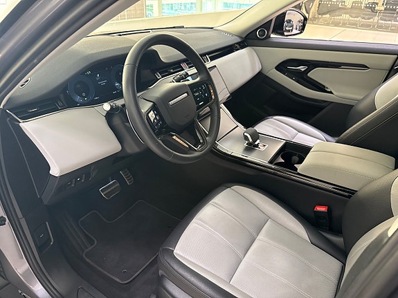 Land Rover Range Rover Evoque 8 of 19