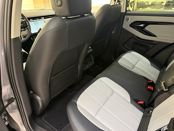 Land Rover Range Rover Evoque 15 of 19