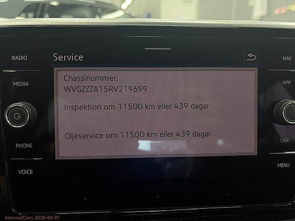 Volkswagen T-Roc 9 of 15