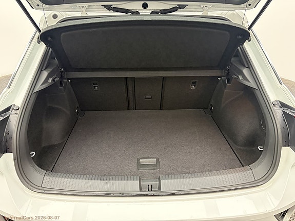 Volkswagen T-Roc 12 of 15