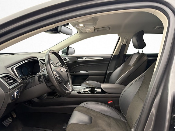 Ford Mondeo 13 of 30
