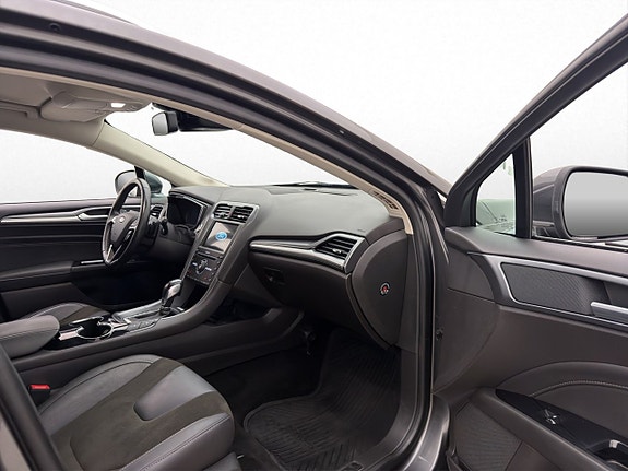 Ford Mondeo 16 of 30