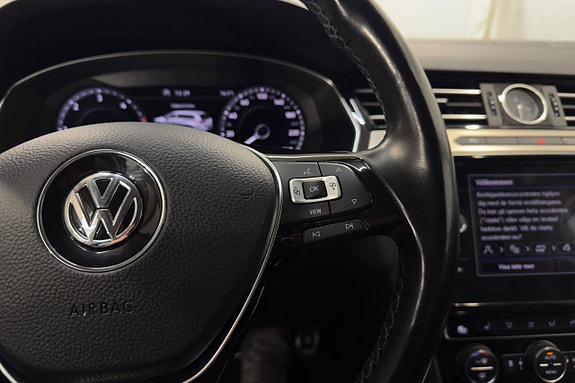 Volkswagen Passat Alltrack 12 of 24