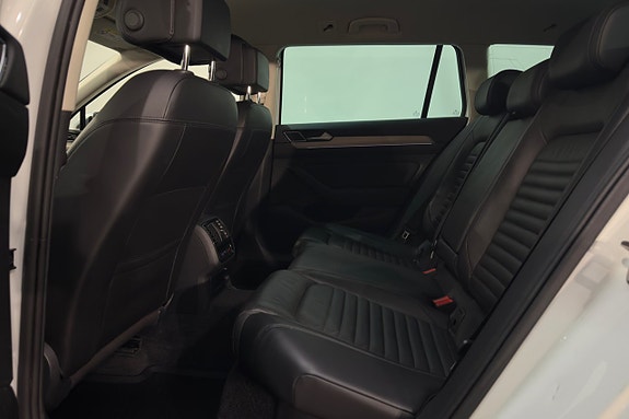 Volkswagen Passat Alltrack 22 of 24