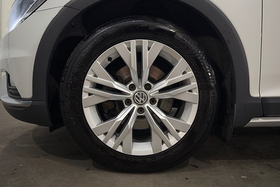 Volkswagen Passat Alltrack 24 of 24