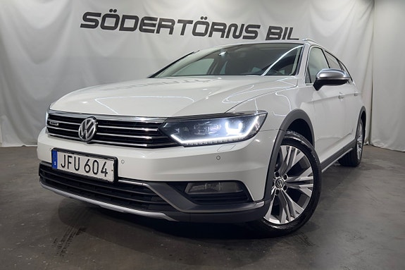 Volkswagen Passat Alltrack 2 of 24