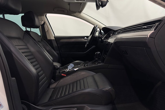 Volkswagen Passat Alltrack 21 of 24