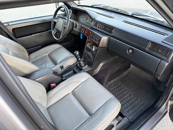 Volvo 940 16 of 26