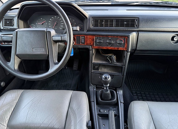 Volvo 940 9 of 26
