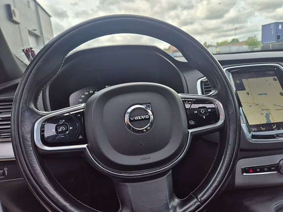 Volvo XC90 21 of 27