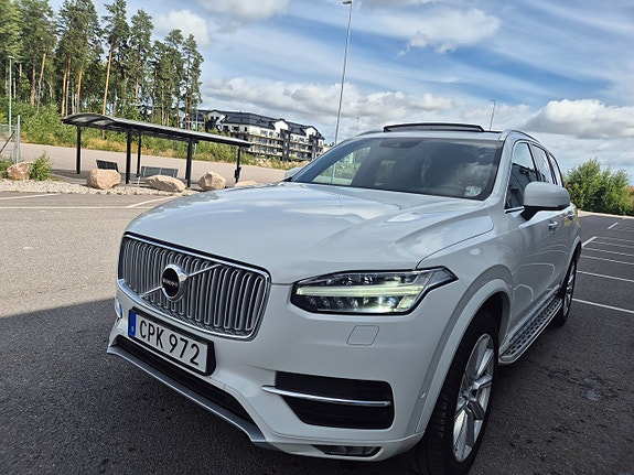Volvo XC90 4 of 27