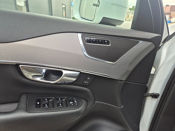 Volvo XC90 20 of 27