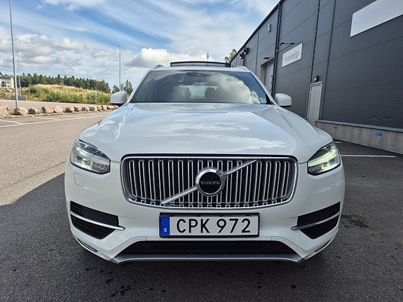 Volvo XC90 5 of 27