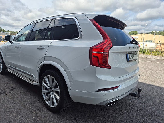 Volvo XC90 12 of 27