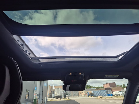 Volvo XC90 18 of 27