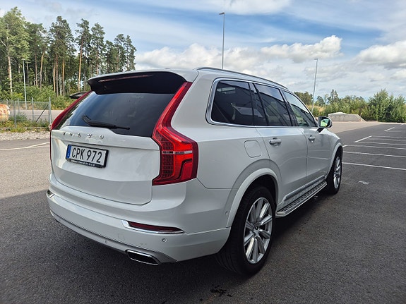 Volvo XC90 11 of 27
