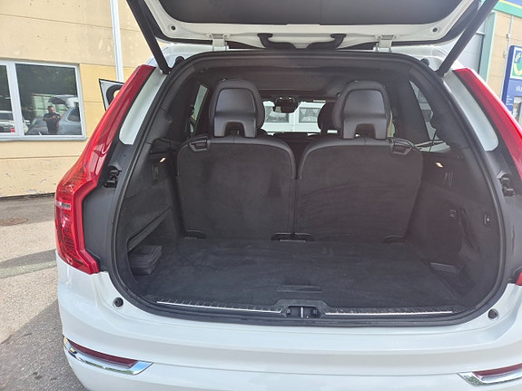 Volvo XC90 25 of 27