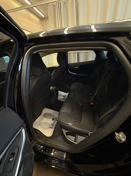 Volvo V40 7 of 8