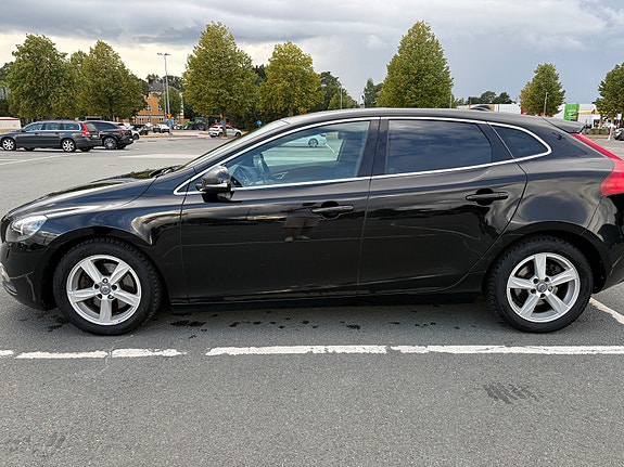 Volvo V40 4 of 8