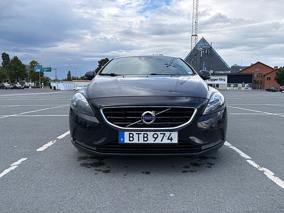 Volvo V40 3 of 8