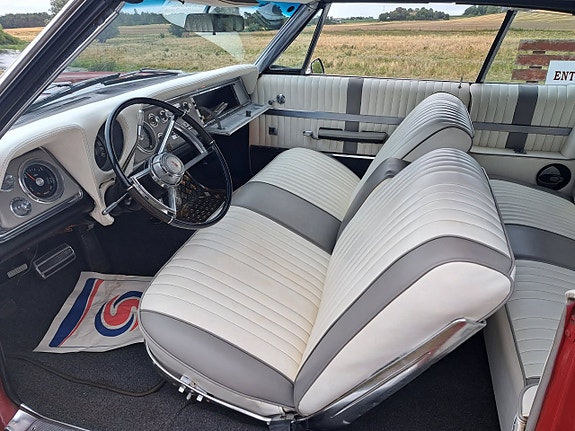 Oldsmobile Delta 88 10 of 13