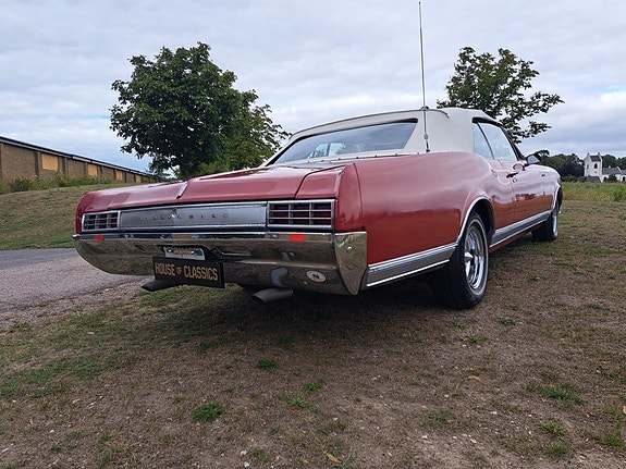 Oldsmobile Delta 88 8 of 13