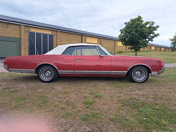 Oldsmobile Delta 88 9 of 13