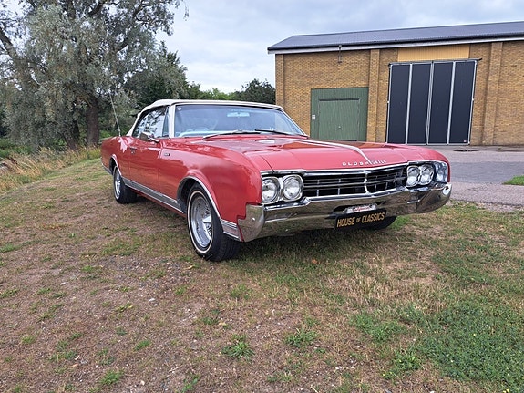Oldsmobile Delta 88 3 of 13
