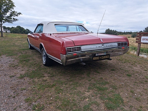 Oldsmobile Delta 88 7 of 13