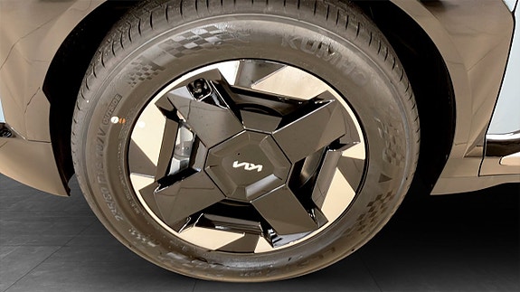 Kia EV5 9 of 16
