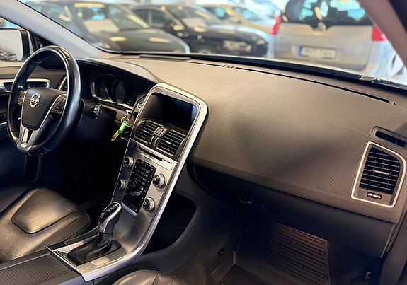 Volvo XC60 13 of 24