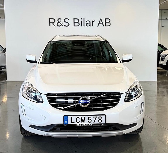 Volvo XC60 2 of 24