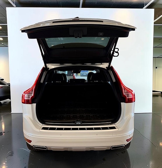Volvo XC60 5 of 24